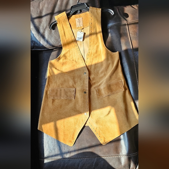 We The Free Low Rider Suede Vest - Picture 7 of 14